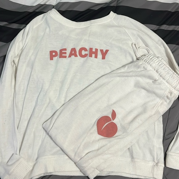 Sleepware - Picture 1 of 6